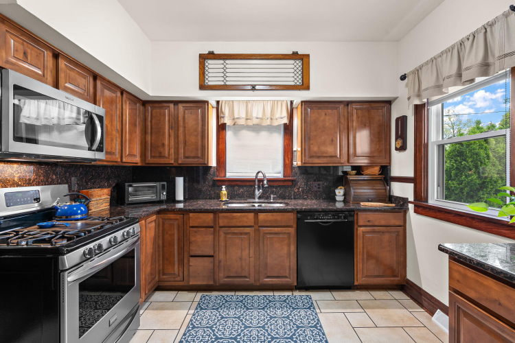 Listing Image 9