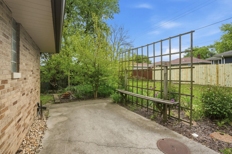Listing Image 22