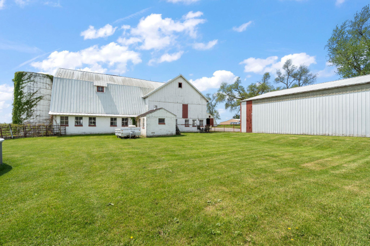 Listing Image 44