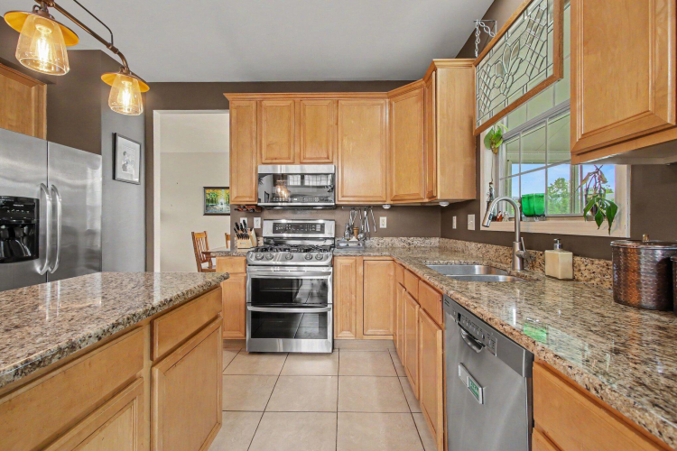Listing Image 11