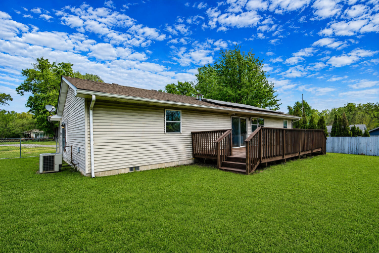 Listing Image 12