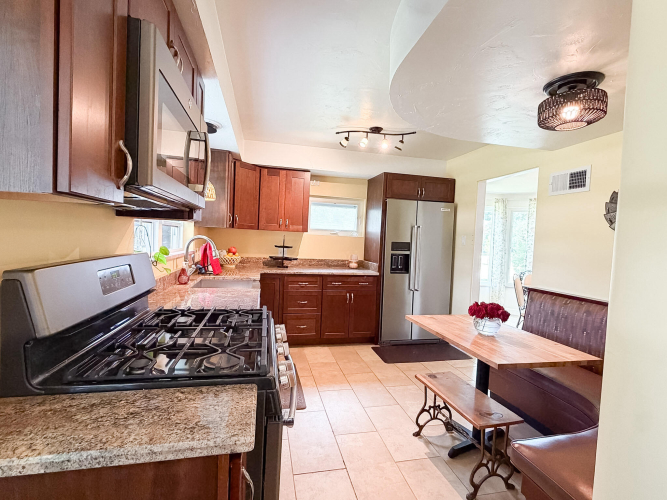 Listing Image 15