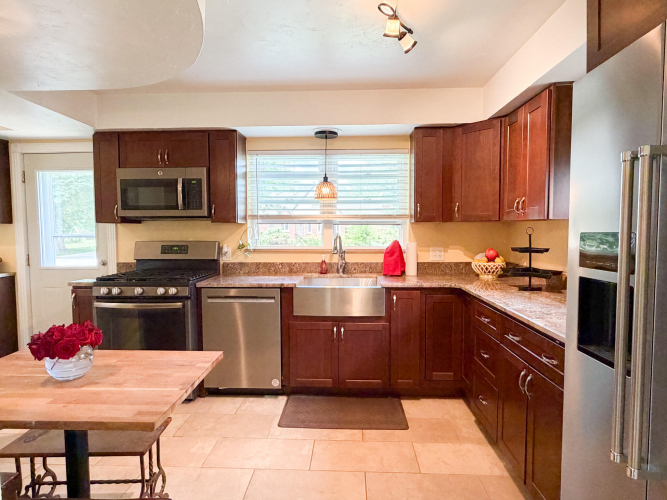 Listing Image 5