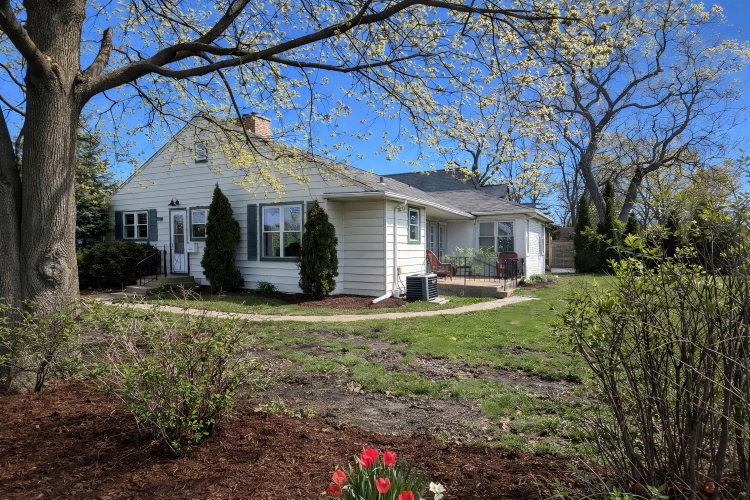 Listing Image 8