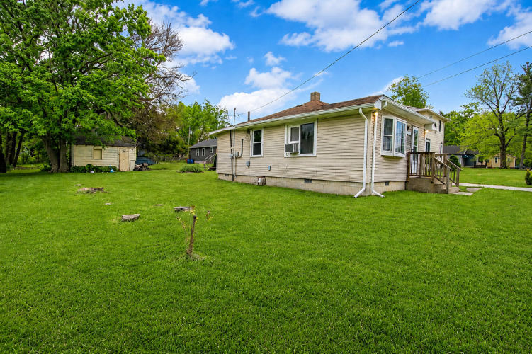 Listing Image 11