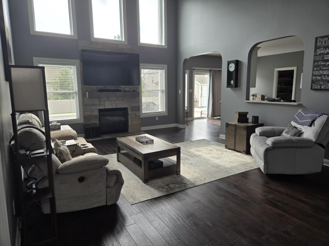 Listing Image 10