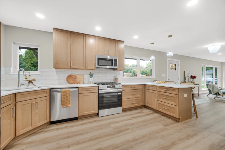 Listing Image 9