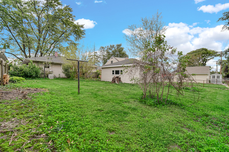 Listing Image 16
