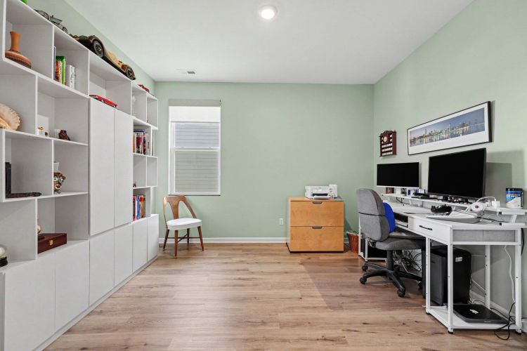 Listing Image 18