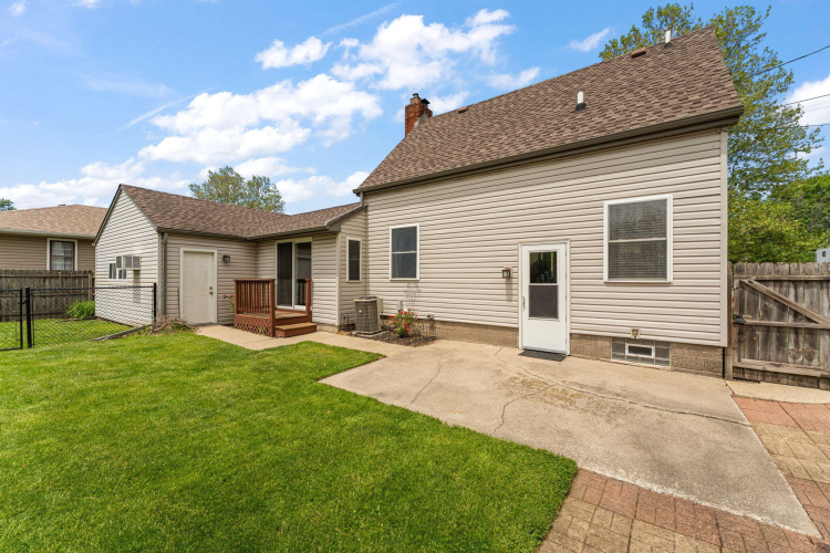 Listing Image 19