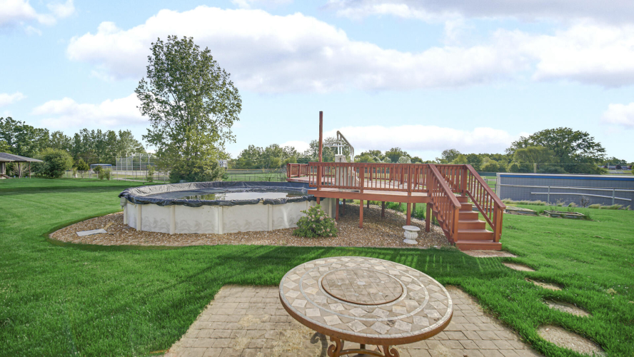 Listing Image 5