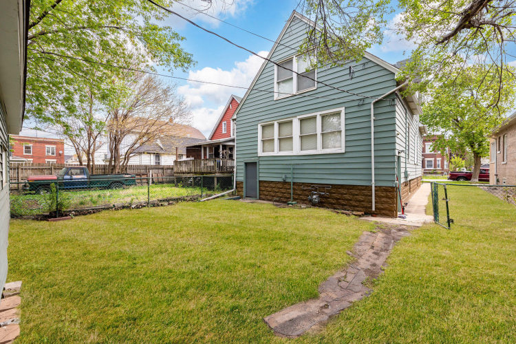 Listing Image 19