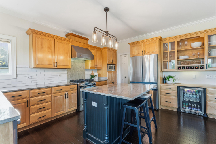Listing Image 11