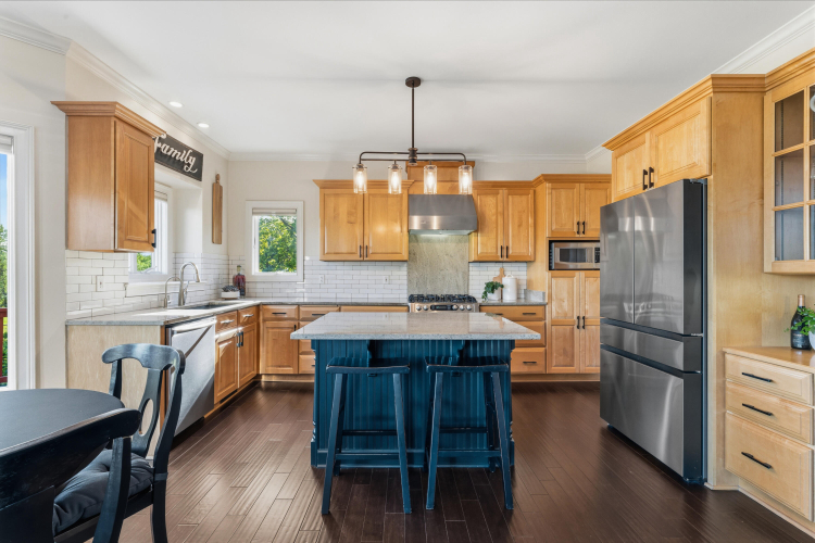 Listing Image 12
