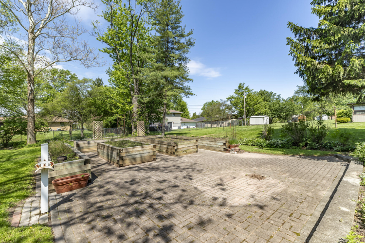 Listing Image 23