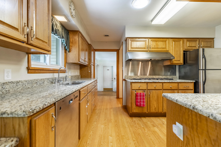 Listing Image 7