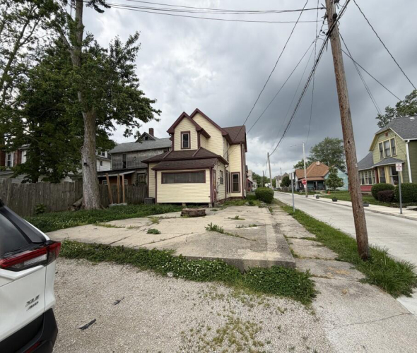 Listing Image 3