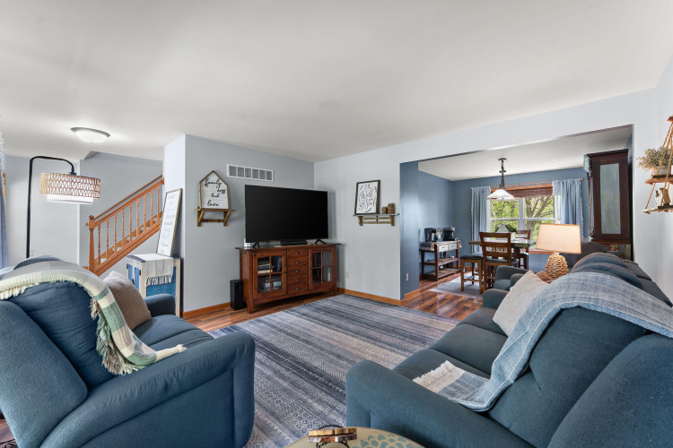 Listing Image 9