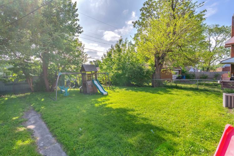 Listing Image 17