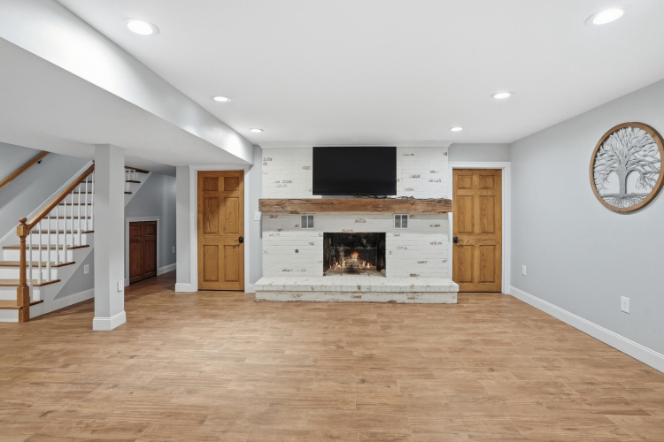 Listing Image 54