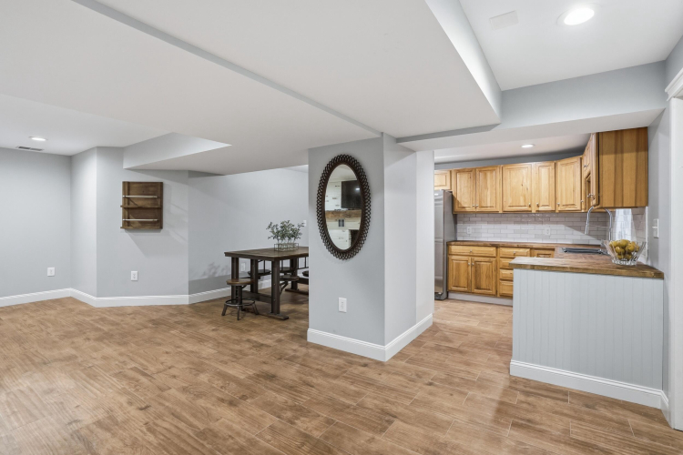Listing Image 56