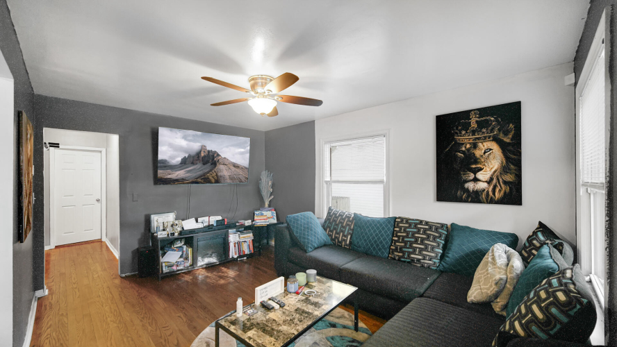 Listing Image 13