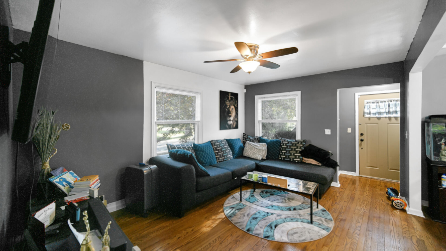 Listing Image 14