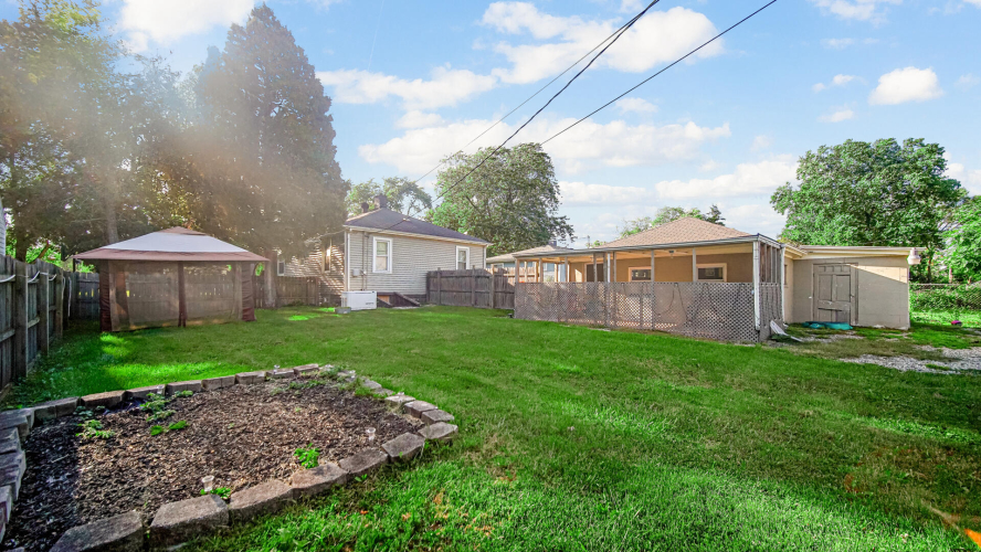 Listing Image 5