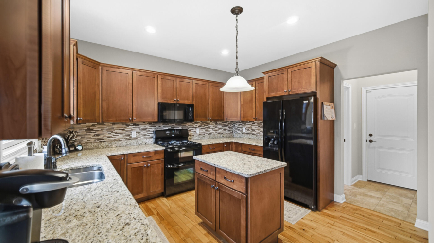 Listing Image 11