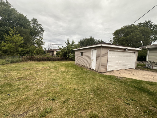 Listing Image 16
