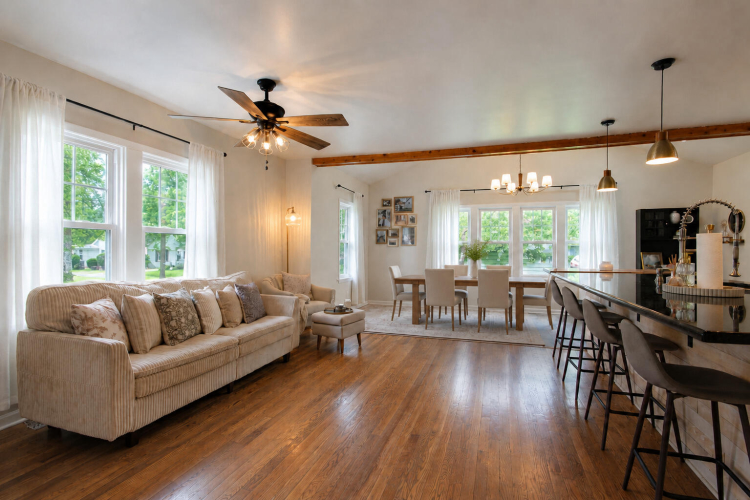 Listing Image 10