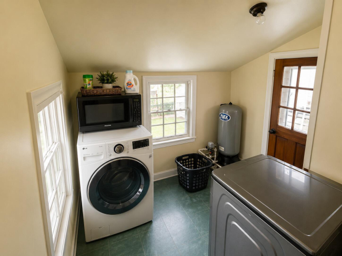 Listing Image 19