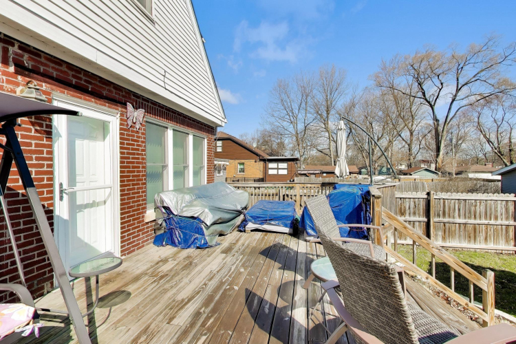Listing Image 44