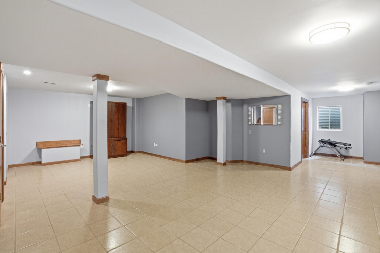 Listing Image 24