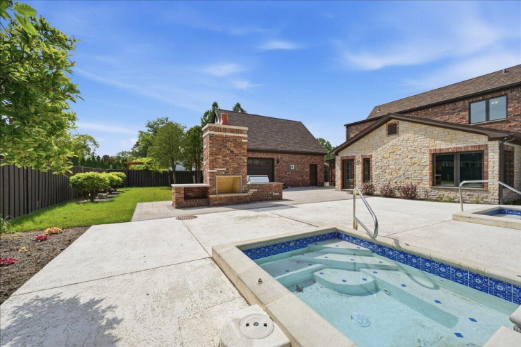 Listing Image 53
