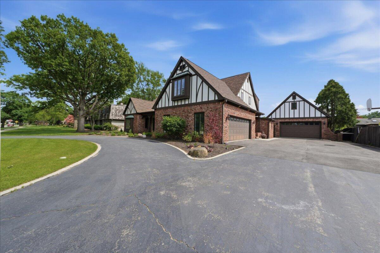 Listing Image 56