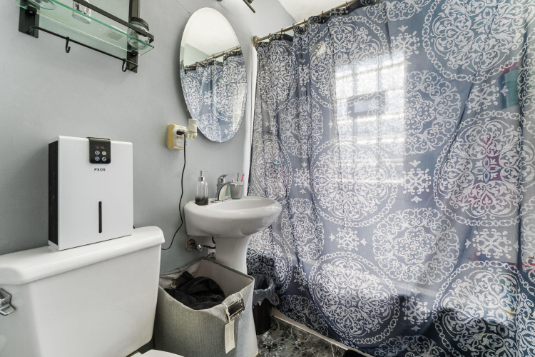 Listing Image 12