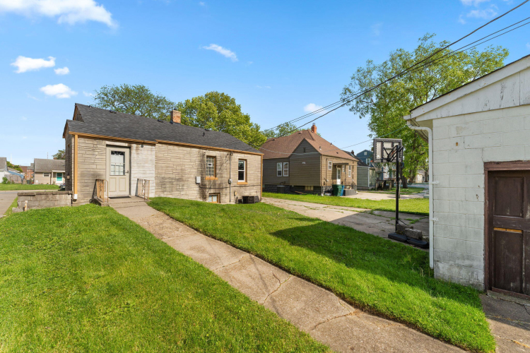 Listing Image 16