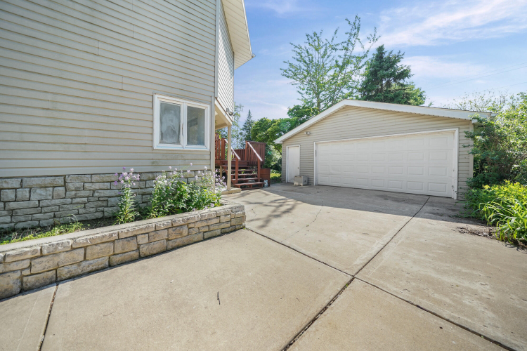 Listing Image 32