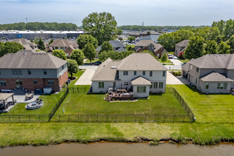 Listing Image 64
