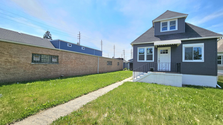 Listing Image 3