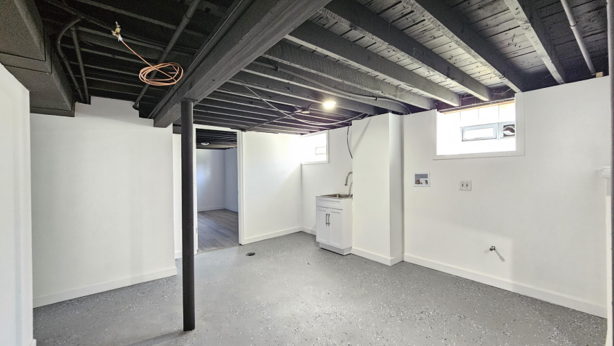 Listing Image 33