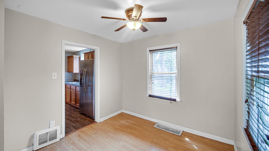 Listing Image 17