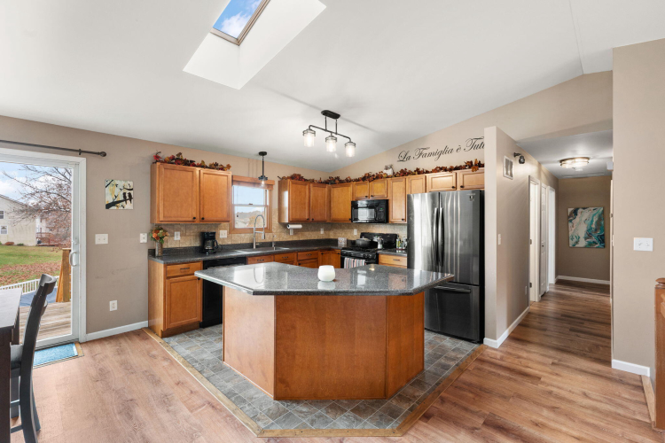 Listing Image 13