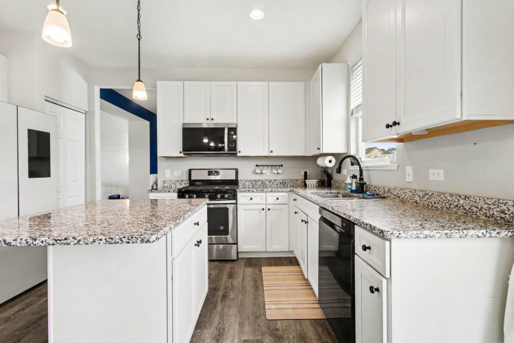 Listing Image 13