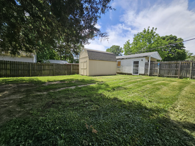 Listing Image 3