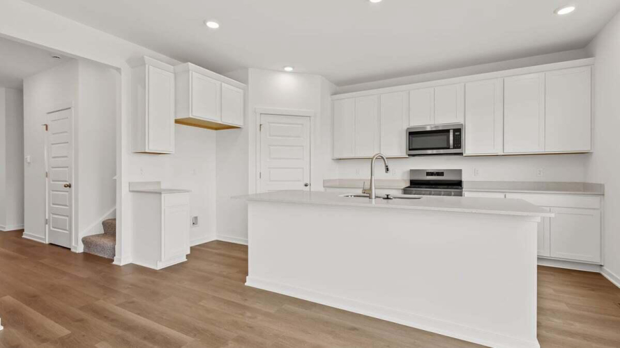 Listing Image 8