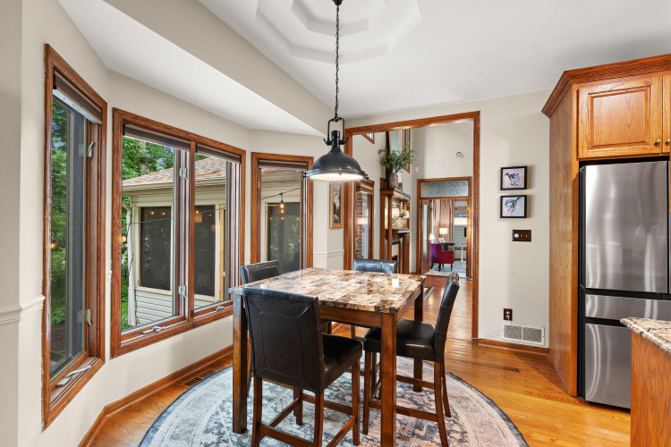 Listing Image 19