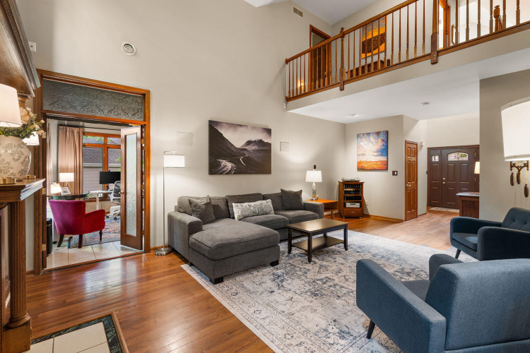 Listing Image 10