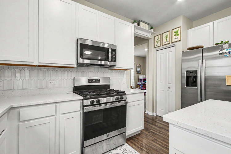 Listing Image 16